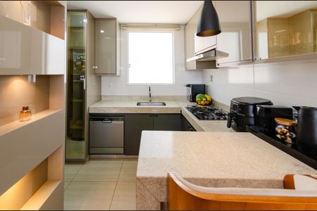 Cozinha de apartamento à venda com 3 quartos, 174m² em Jardim America, Belo Horizonte