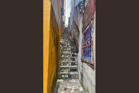 Apartamento para alugar com 57m², 2 quartos e sem vagaEscada