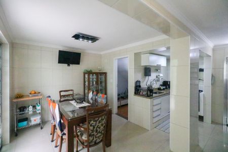 Casa à venda com 167m², 3 quartos e 2 vagasCozinha
