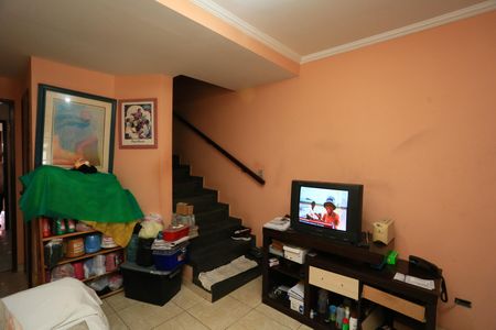 Sala  de casa para alugar com 4 quartos, 70m² em Parque Pinheiros, Taboão da Serra