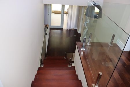 Casa de condomínio para alugar com 355m², 3 quartos e 5 vagasCorredor