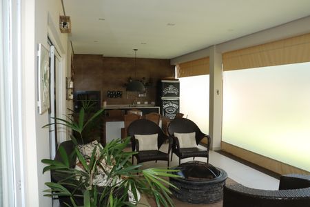 Casa de condomínio para alugar com 355m², 3 quartos e 5 vagasVaranda da Sala 2