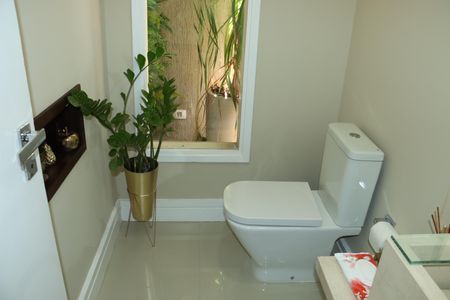 Casa de condomínio para alugar com 355m², 3 quartos e 5 vagasLavabo