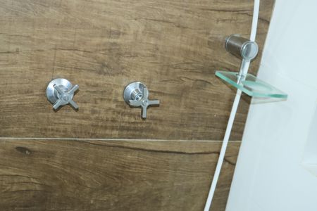 Casa de condomínio para alugar com 355m², 3 quartos e 5 vagasBanheiro da Suíte 2