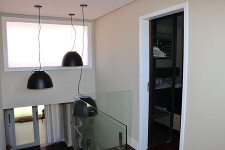 Casa de condomínio para alugar com 355m², 3 quartos e 5 vagasCorredor