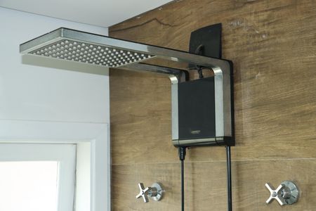 Casa de condomínio para alugar com 355m², 3 quartos e 5 vagasBanheiro da Suíte