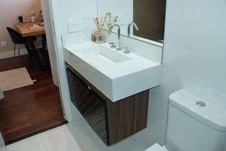 Casa de condomínio para alugar com 355m², 3 quartos e 5 vagasBanheiro da Suíte 2