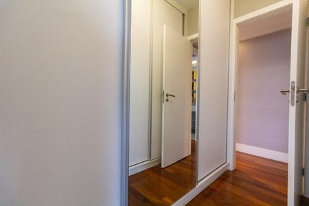 Apartamento à venda com 125m², 3 quartos e 2 vagasQuarto 2
