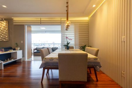 Apartamento à venda com 125m², 3 quartos e 2 vagasSala
