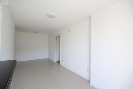 Sala de apartamento para alugar com 2 quartos, 79m² em Barra Olímpica, Rio de Janeiro