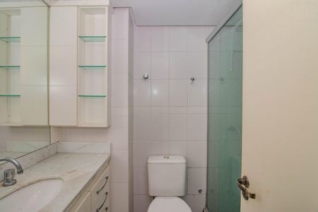 Apartamento à venda com 68m², 1 quarto e 2 vagasBanheiro da Suíte