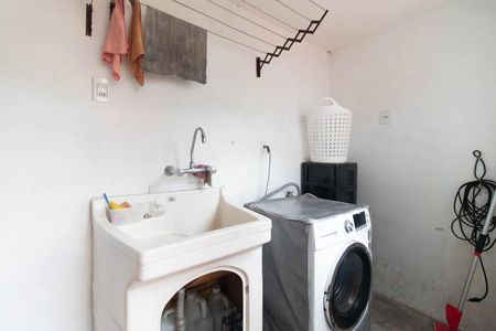 Casa à venda com 300m², 3 quartos e 3 vagasCozinha e Área de Serviço