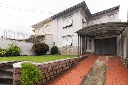 Casa à venda com 300m², 3 quartos e 3 vagasFachada