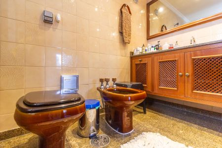 Apartamento à venda com 168m², 4 quartos e 2 vagas Apartamento à venda com 168m², 4 quartos e 2 vagasBanheiro da Suíte