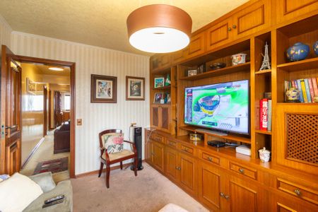 Apartamento à venda com 168m², 4 quartos e 2 vagas Apartamento à venda com 168m², 4 quartos e 2 vagasSala de TV