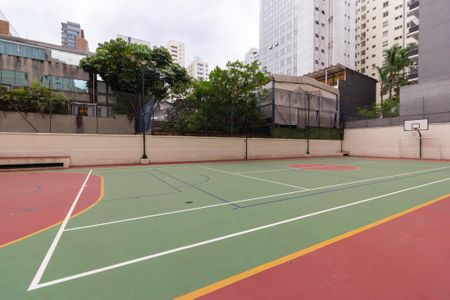 Apartamento à venda com 168m², 4 quartos e 2 vagas Apartamento à venda com 168m², 4 quartos e 2 vagasÁrea comum - Quadra