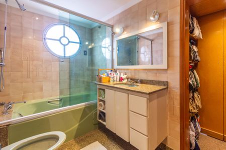 Apartamento à venda com 168m², 4 quartos e 2 vagas Apartamento à venda com 168m², 4 quartos e 2 vagasBanheiro