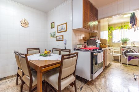 Apartamento à venda com 168m², 4 quartos e 2 vagas Apartamento à venda com 168m², 4 quartos e 2 vagasCozinha