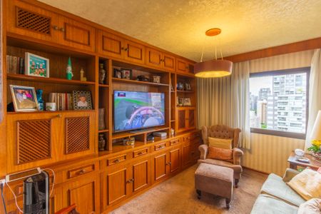 Apartamento à venda com 168m², 4 quartos e 2 vagas Apartamento à venda com 168m², 4 quartos e 2 vagasSala de TV