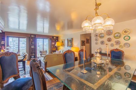 Apartamento à venda com 168m², 4 quartos e 2 vagas Apartamento à venda com 168m², 4 quartos e 2 vagasSala de Jantar