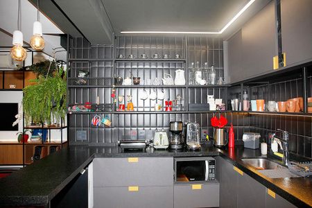 Apartamento para alugar com 211m², 3 quartos e 3 vagasCozinha e Área de Serviço