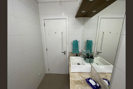Casa à venda com 120m², 3 quartos e 3 vagas Casa à venda com 120m², 3 quartos e 3 vagasBanheiro Social