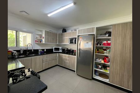 Casa à venda com 120m², 3 quartos e 3 vagas Casa à venda com 120m², 3 quartos e 3 vagasCozinha - Armários