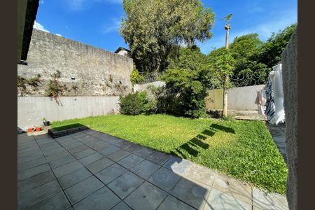 Casa à venda com 120m², 3 quartos e 3 vagas Casa à venda com 120m², 3 quartos e 3 vagasQuintal