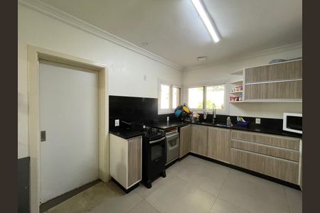 Casa à venda com 120m², 3 quartos e 3 vagas Casa à venda com 120m², 3 quartos e 3 vagasCozinha - Armários