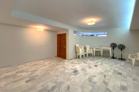 Apartamento para alugar com 300m², 4 quartos e 2 vagasÁrea comum - Salão de festas
