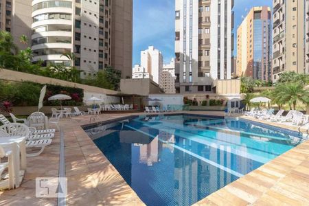 Apartamento à venda com 150m², 3 quartos e 2 vagasÁrea comum - Piscina