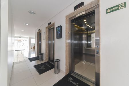 Apartamento à venda com 67m², 2 quartos e 1 vagaHall Social