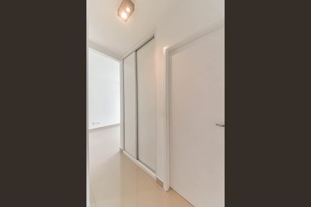 Apartamento à venda com 67m², 2 quartos e 1 vagaCorredor