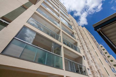 Apartamento para alugar com 57m², 2 quartos e 1 vaga Apartamento para alugar com 57m², 2 quartos e 1 vagaFachada