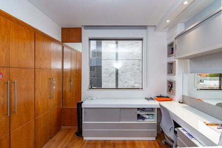 Apartamento à venda com 100m², 3 quartos e 2 vagasQuarto 2