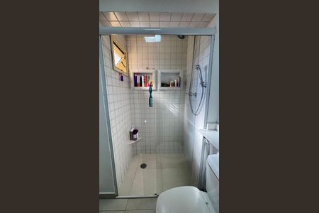 Apartamento à venda com 115m², 4 quartos e 4 vagas Apartamento à venda com 115m², 4 quartos e 4 vagasBanheiro da Suíte 2