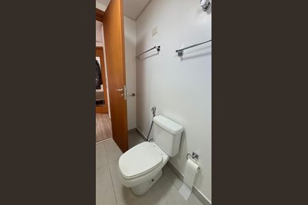 Apartamento à venda com 115m², 4 quartos e 4 vagas Apartamento à venda com 115m², 4 quartos e 4 vagasBanheiro da Suíte 1