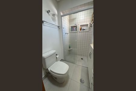 Apartamento à venda com 115m², 4 quartos e 4 vagas Apartamento à venda com 115m², 4 quartos e 4 vagasBanheiro da Suíte 1