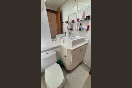 Apartamento à venda com 115m², 4 quartos e 4 vagas Apartamento à venda com 115m², 4 quartos e 4 vagasBanheiro da Suíte 2