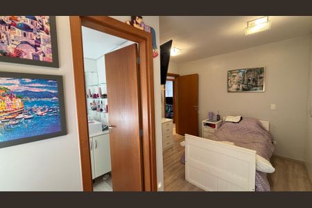 Apartamento à venda com 115m², 4 quartos e 4 vagas Apartamento à venda com 115m², 4 quartos e 4 vagasSuíte 2