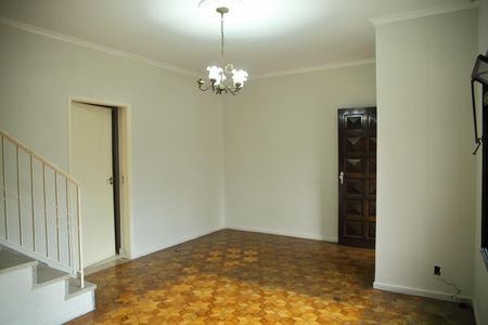 Casa à venda com 148m², 3 quartos e 2 vagasSala