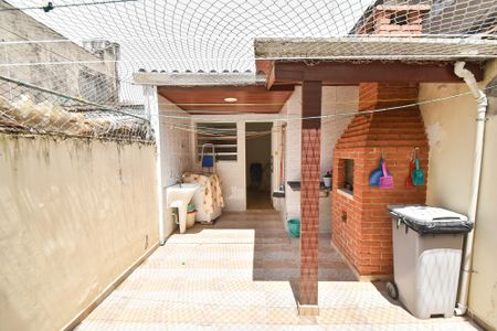 Casa à venda com 150m², 2 quartos e 1 vagaQuintal