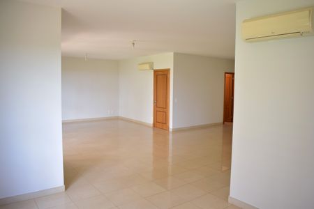 Apartamento para alugar com 217m², 4 quartos e 4 vagasSala