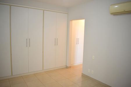 Apartamento para alugar com 217m², 4 quartos e 4 vagasSuíte