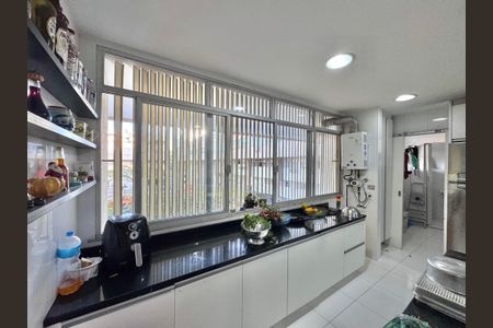 Apartamento à venda com 128m², 3 quartos e 2 vagasCozinha e Área de Serviço