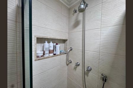 Apartamento à venda com 128m², 3 quartos e 2 vagasSuíte - Banheiro