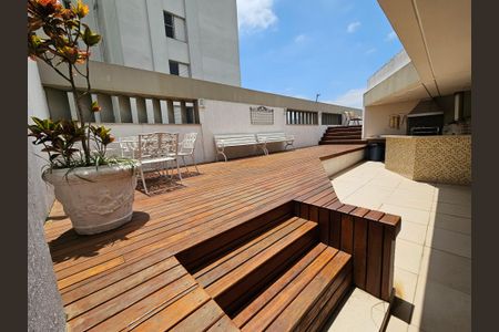 Apartamento para alugar com 55m², 1 quarto e 1 vaga Apartamento para alugar com 55m², 1 quarto e 1 vagaDeck