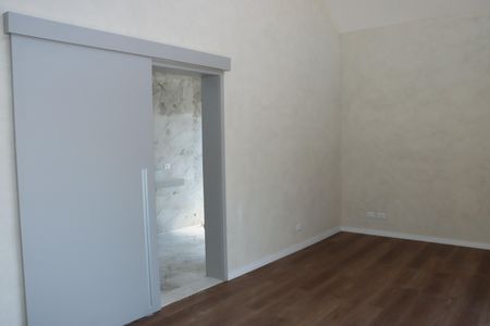 Casa de condomínio para alugar com 450m², 4 quartos e 6 vagasSuíte 3