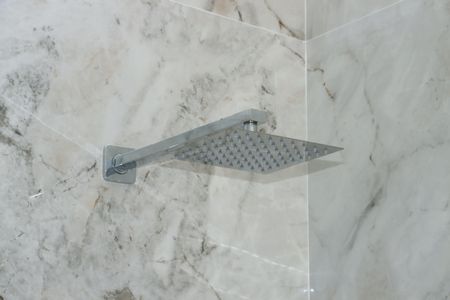 Casa de condomínio para alugar com 450m², 4 quartos e 6 vagasBanheiro da Suíte 3