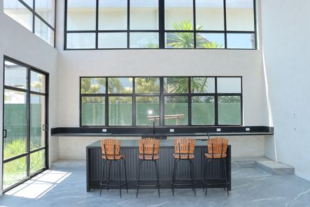 Casa de condomínio para alugar com 450m², 4 quartos e 6 vagasSala